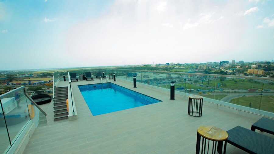 Signature Luxury Suites by Cozy