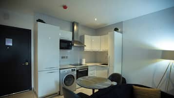 Apartment, Balcony | Private kitchen
