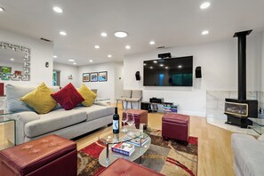 Eldstad och ett bordtennisbord