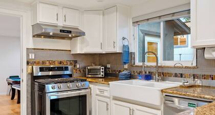 Hawley Days: 3 BR, 2 BA House in Templeton, Sleeps 10