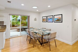 Dining - Hawley Days: 3  BR, 2  BA House in Templeton, Sleeps 10 (Templeton)