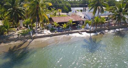 Beachfront Cabin With Wi-fi
