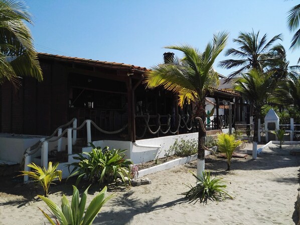 Casa, 3 habitaciones, para fumadores, patio | Jardín