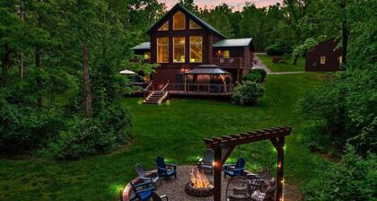 Pool • Golf Sim • Huge Game Room • Hot Tub • Cabin in Hocking Hills