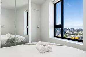 2 bedrooms, iron/ironing board, free WiFi, bed sheets