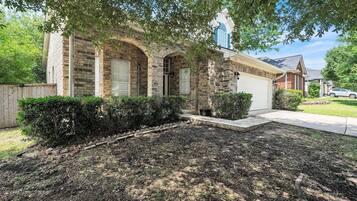 Nhà, 4 phòng ngủ | Ngoại thất