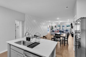 Maison, 3 chambres | Intérieur