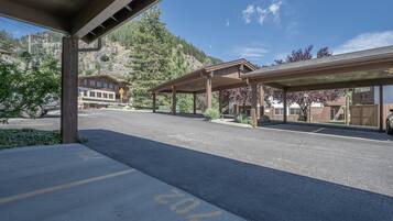 Condo, 1 Bedroom | Property grounds