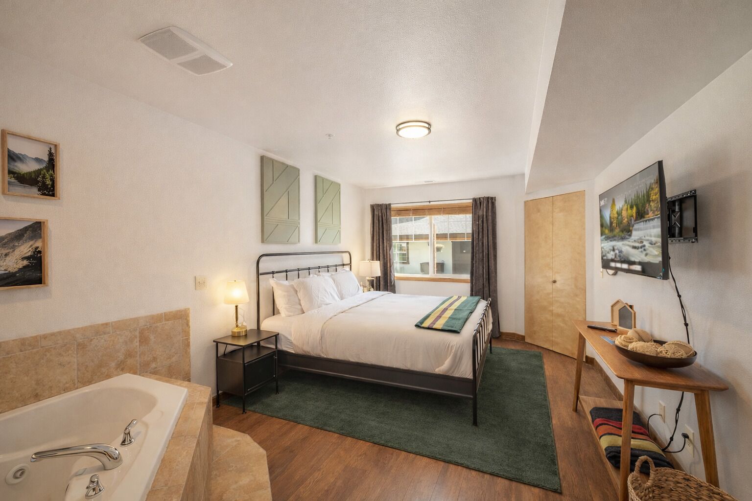 Condo, 1 Bedroom | 1 bedroom, iron/ironing board, free WiFi