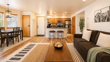 Condo, 1 Bedroom | Interior