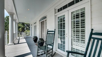 House, 5 Bedrooms | Terrace/patio