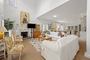 House, 5 Bedrooms | Living area - Sunny Days 5 Bedroom Home (Georgetown)