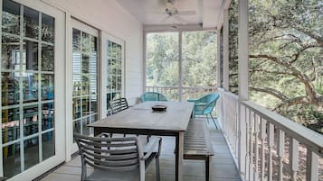 House, 5 Bedrooms | Outdoor dining