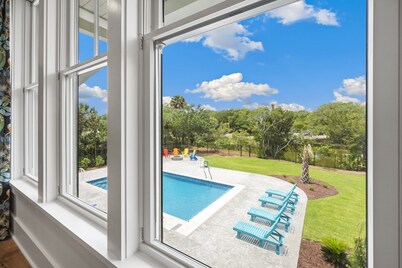 Cornfed Pelican 9 Bedroom Home