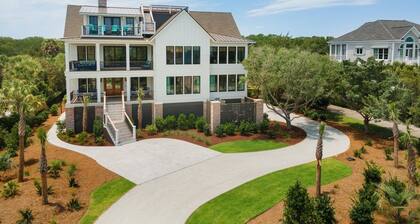 Cornfed Pelican 9 Bedroom Home