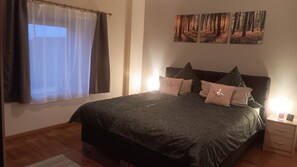 5 chambres, lit parapluie, Wi-Fi, draps fournis