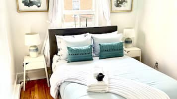 3 bedrooms, iron/ironing board, WiFi, bed sheets