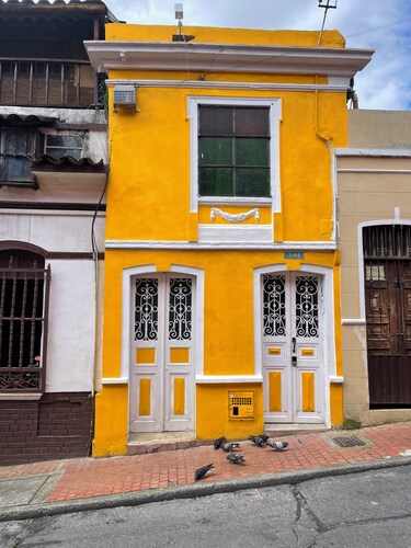 Spacious 9-bedroom house in beautiful Bogotá, D.C. with WiFi