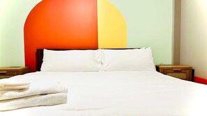 1 chambre, bureau, fer et planche à repasser, Wi-Fi