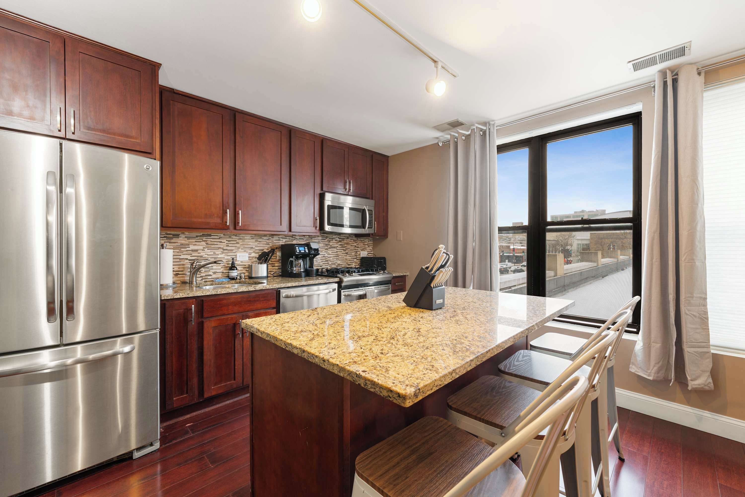 Fridge, microwave, oven, stovetop