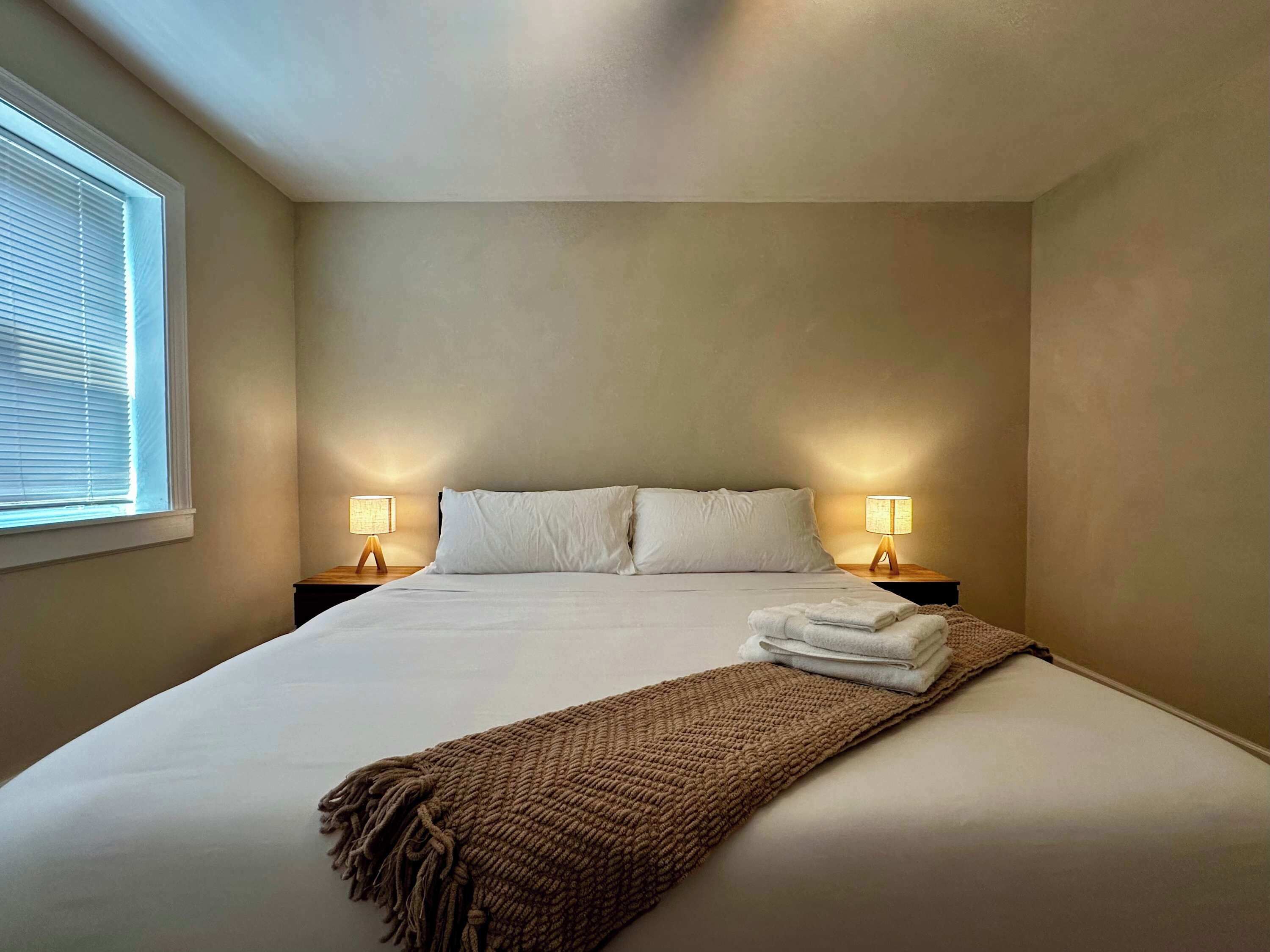 1 bedroom, desk, iron/ironing board, WiFi
