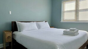 2 bedrooms, desk, iron/ironing board, WiFi