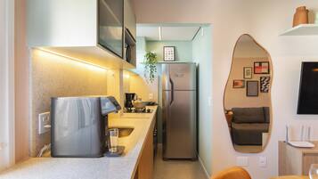 Leilighet | Eget kjøkken | Kjøleskap, mikrobølgeovn og kjøkkenutstyr