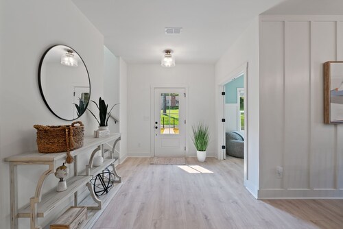 GameDaze - New 4/3.5 Bedroom House only 5 min  to LakePoint - Sleeps 14