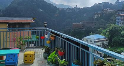 Sukoon Homestay with 6-bedroom, Cafe, WiFi on Mall Road Mussoorie