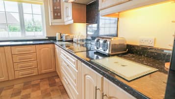 Kookgerei, borden en bestek