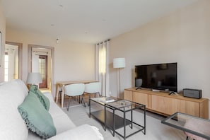 Fernseher, Stereoanlage