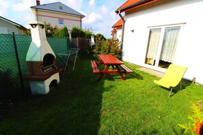 Outdoor dining - Two-story holiday homes with 1 bedroom, Rewal (Rewal)