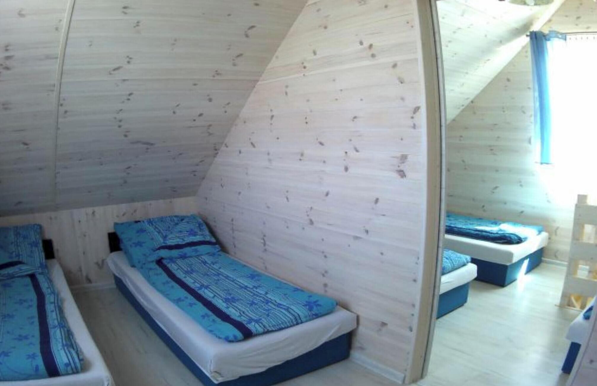 2 bedrooms, iron/ironing board, travel crib, WiFi (free)