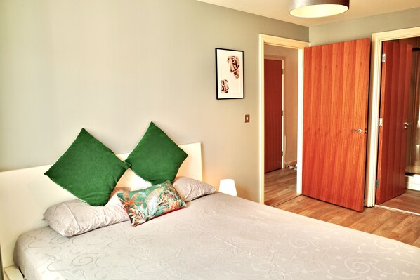 2 chambres, fer et planche Ă repasser, Wi-Fi gratuit, draps fournis