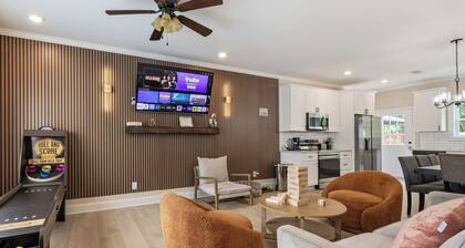 Modern House in Great Location with GAME ROOM!