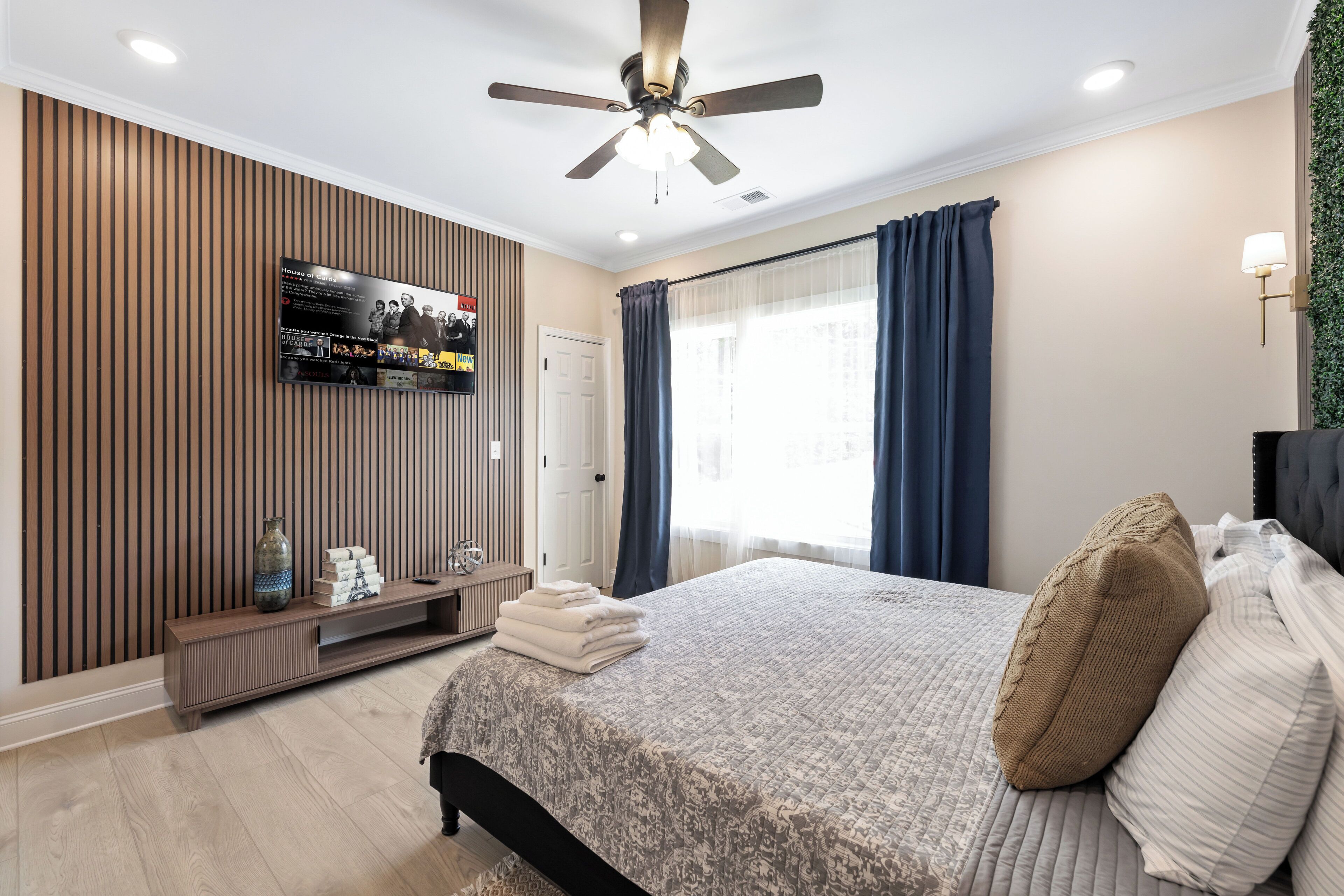 3 bedrooms, desk, free WiFi, bed sheets