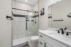 Shower, hair dryer, towels, soap - Modern House in Great Location with GAME ROOM! (Charlotte)