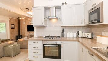 Dishwasher, cookware/dishes/utensils