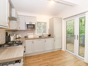 Lava-louças, talheres/pratos/utensílios de cozinha