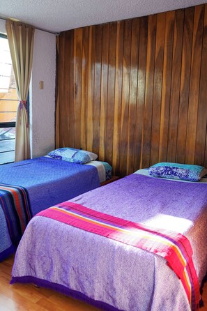 4 makuuhuonetta, silitysrauta/-lauta, Wi-Fi, vuodevaatteet