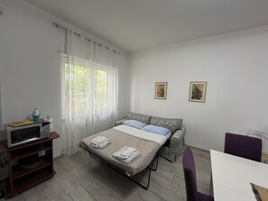 2 chambres, fer et planche à repasser, Wi-Fi gratuit, draps fournis