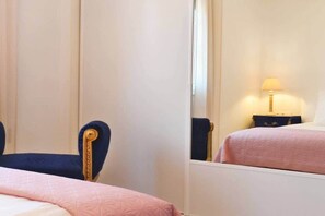 2 makuuhuonetta, silitysrauta/-lauta, ilmainen Wi-Fi, vuodevaatteet