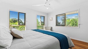 4 bedrooms, desk, iron/ironing board, WiFi