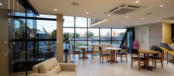Aira Hotel
