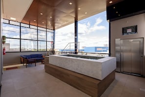 Indoor spa tub - Aira Hotel (Sobral)