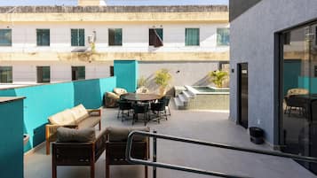 Indendørs pool, udendørs pool