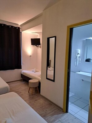 Vierbettzimmer | Badezimmer