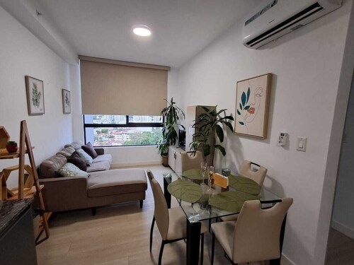 Centrally located 2 bedroom apartment