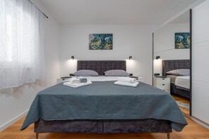 3 quartos, ferros/tábuas de passar roupa, Wi-Fi de cortesia