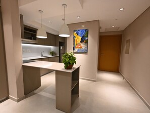 Comfort Apartment, 1 Bedroom, Balcony | Private kitchen | Full-size fridge, microwave, oven, stovetop - ABIBA Apart-Hotel & SPA (Asunción)